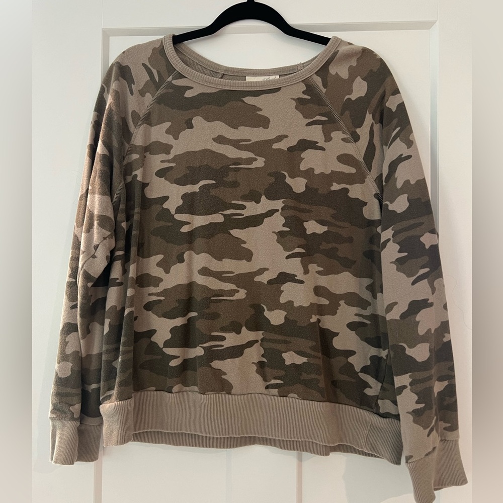 Universal Threads Camo Army Print Sweatshirt